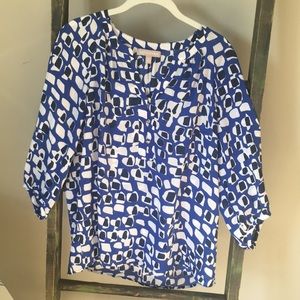 2/$20 Banana Republic V-neck blouse size S